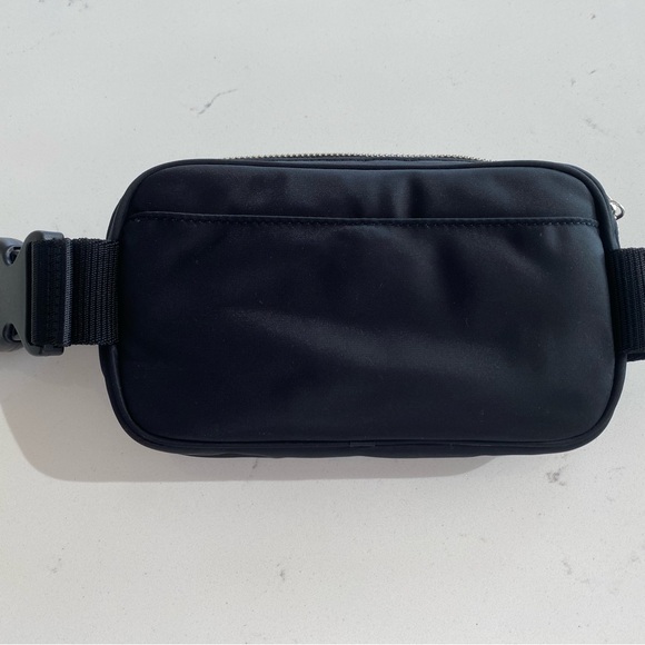 Tori Burch Virginia Belt Bag - Picture 4 of 4